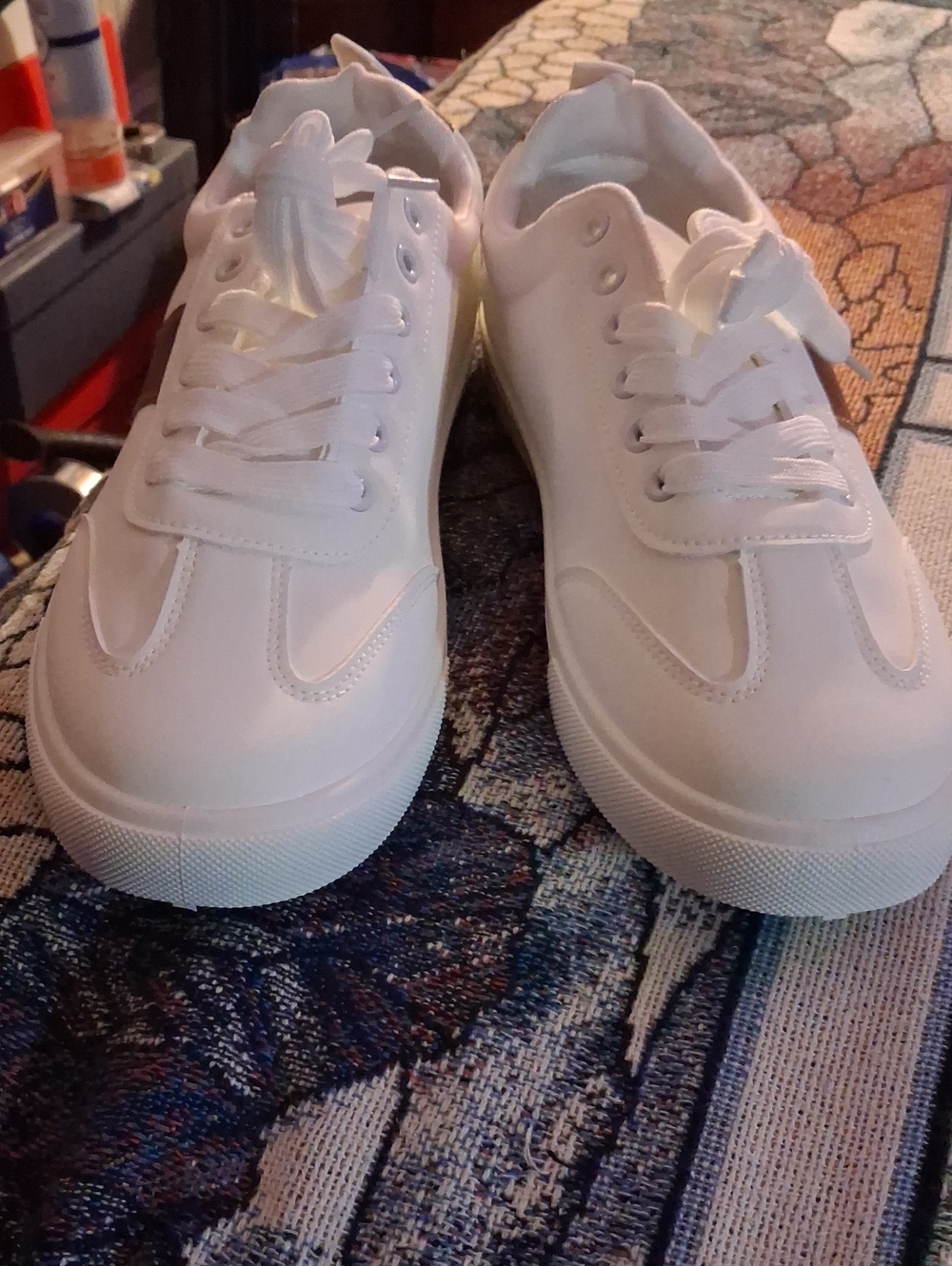 Onex White Men's Low-Top Lace-Up Sneakers